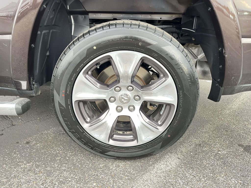 Used 2019 RAM 1500 Laramie image 11