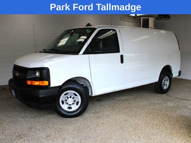 Used 2017 Chevrolet Express 2500 RWD image 1