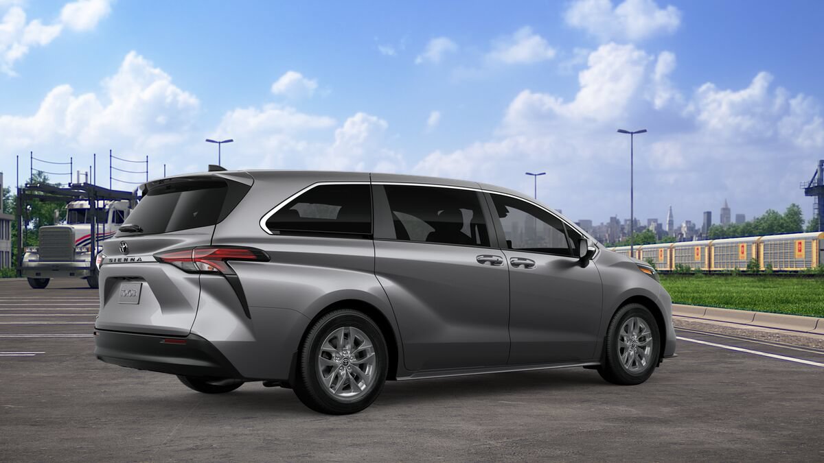 New 2026 Toyota Sienna LE FWD image 10