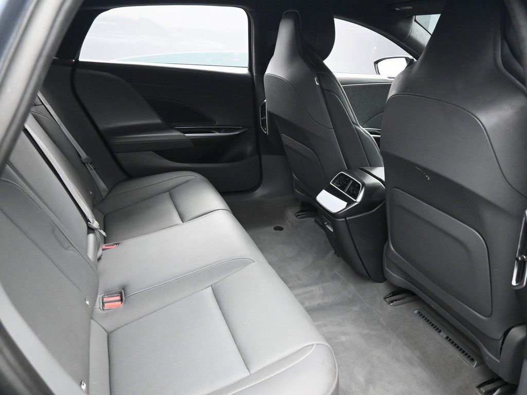 Used 2024 Lucid Air Touring image 31