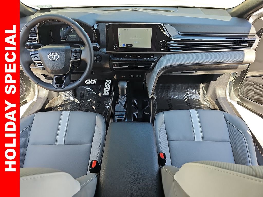 Used 2025 Toyota Camry SE image 9