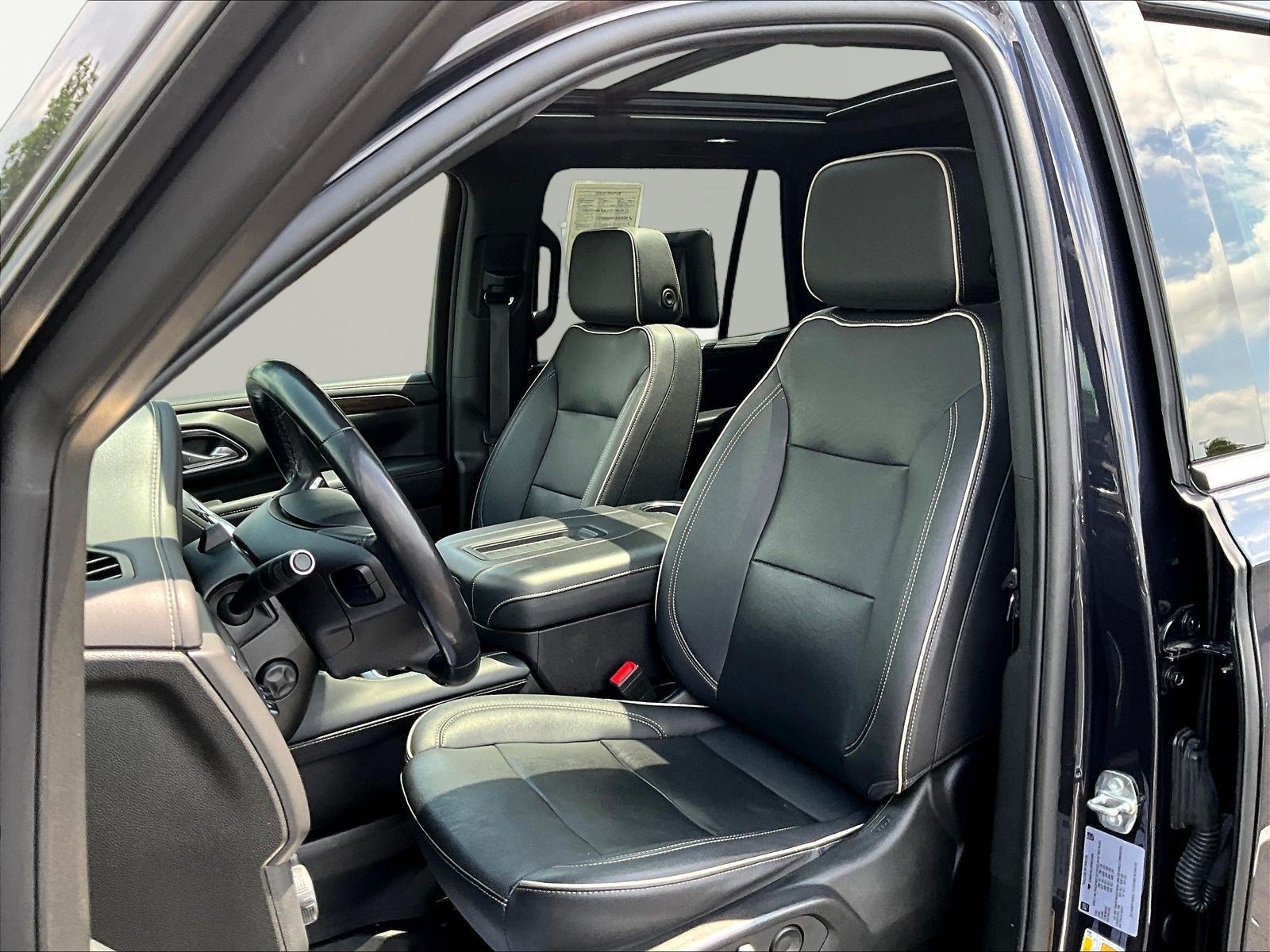 Used 2023 Chevrolet Tahoe Premier w/ Advanced Technology Package AWD/4WD image 21