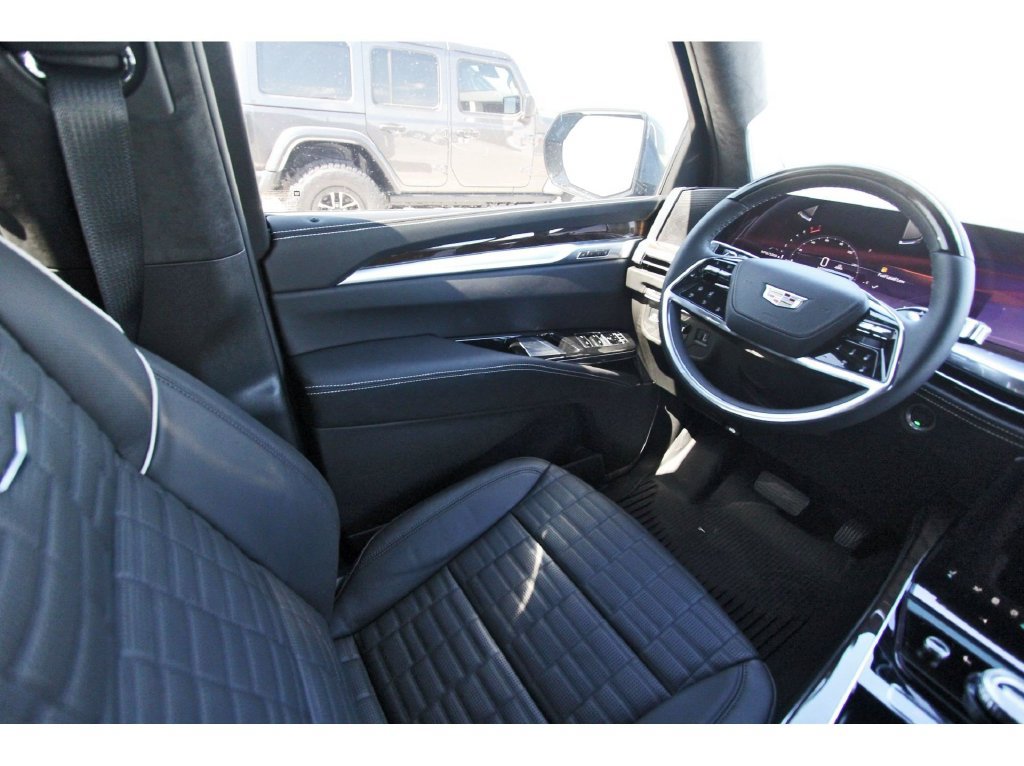 New 2027 Cadillac Escalade Platinum Sport w/ LPO, ONYX Package AWD/4WD image 8