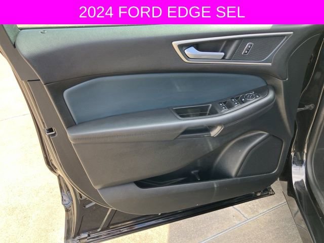 Used 2024 Ford Edge SEL w/ Sport Appearance Package image 25