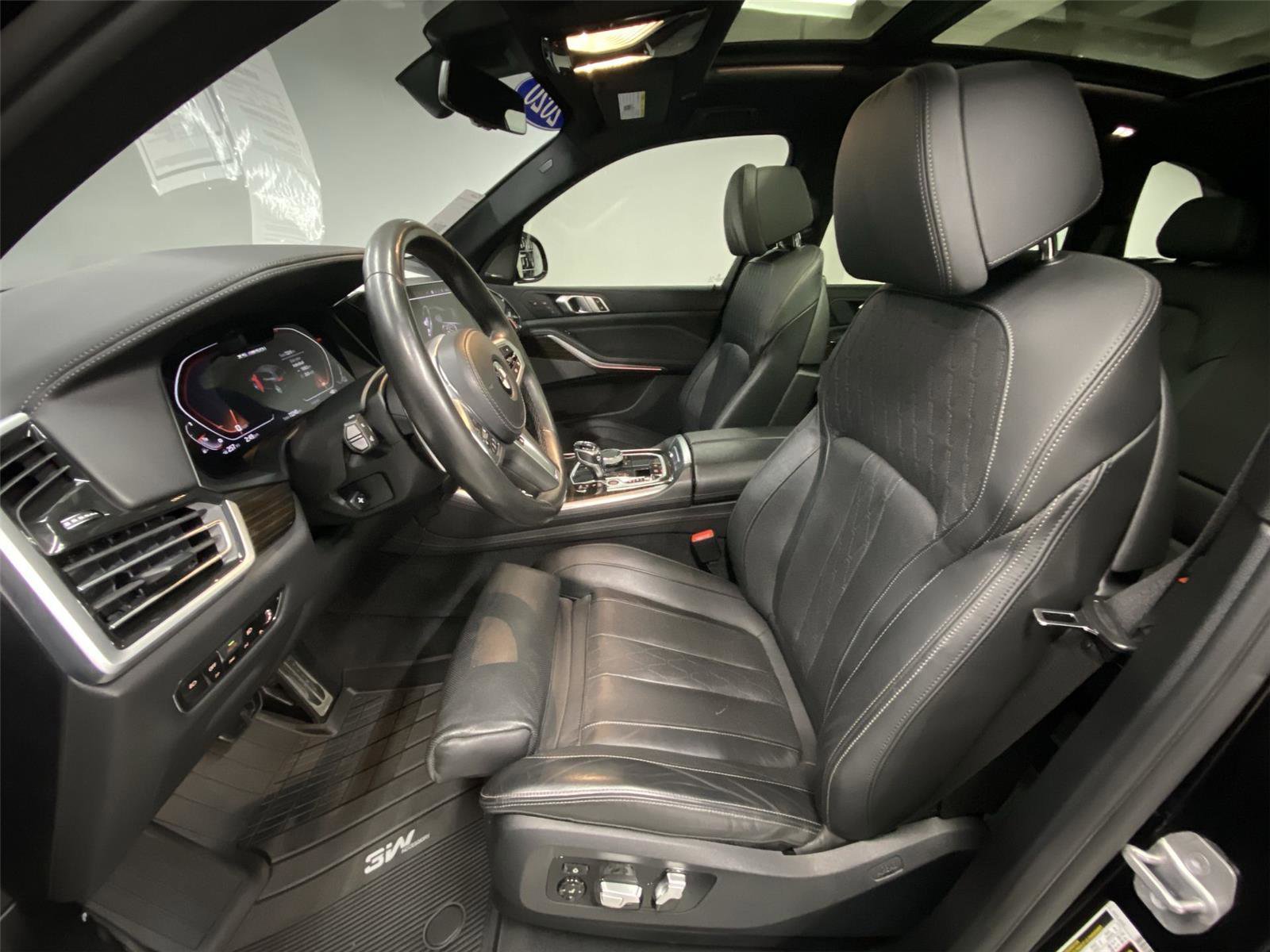 Used 2020 BMW X5 M50i w/ Executive Package image 17