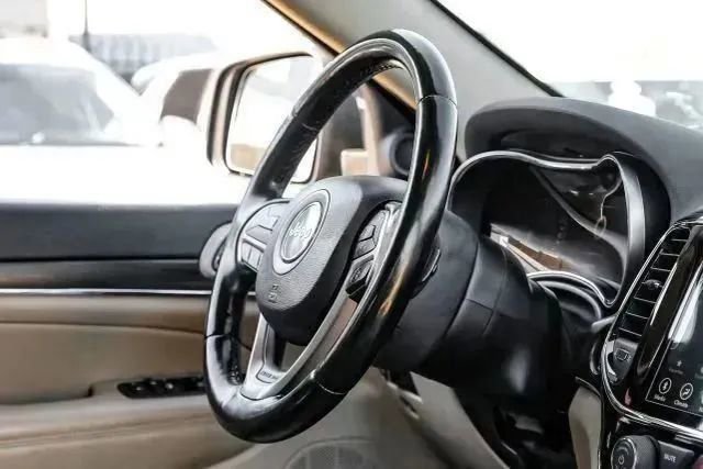 Used 2021 Jeep Grand Cherokee Limited w/ Luxury Group II AWD/4WD image 17