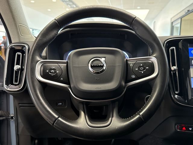 Used 2020 Volvo XC40 T5 Momentum AWD/4WD image 18