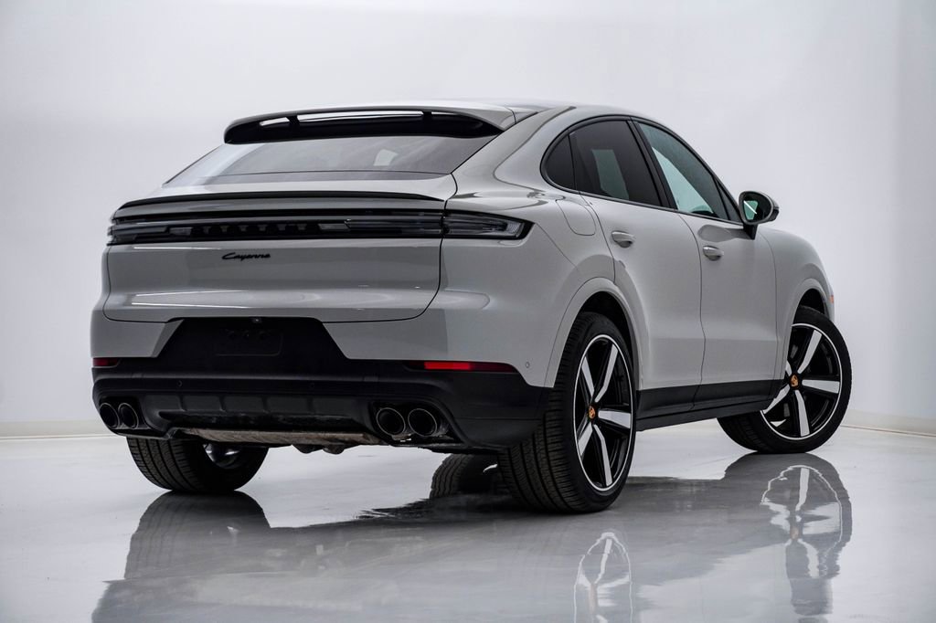 Certified 2025 Porsche Cayenne Coupe image 11
