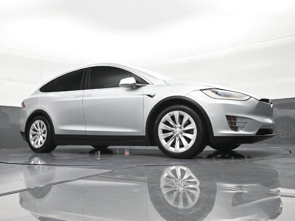 Used 2018 Tesla Model X 100D AWD/4WD image 29