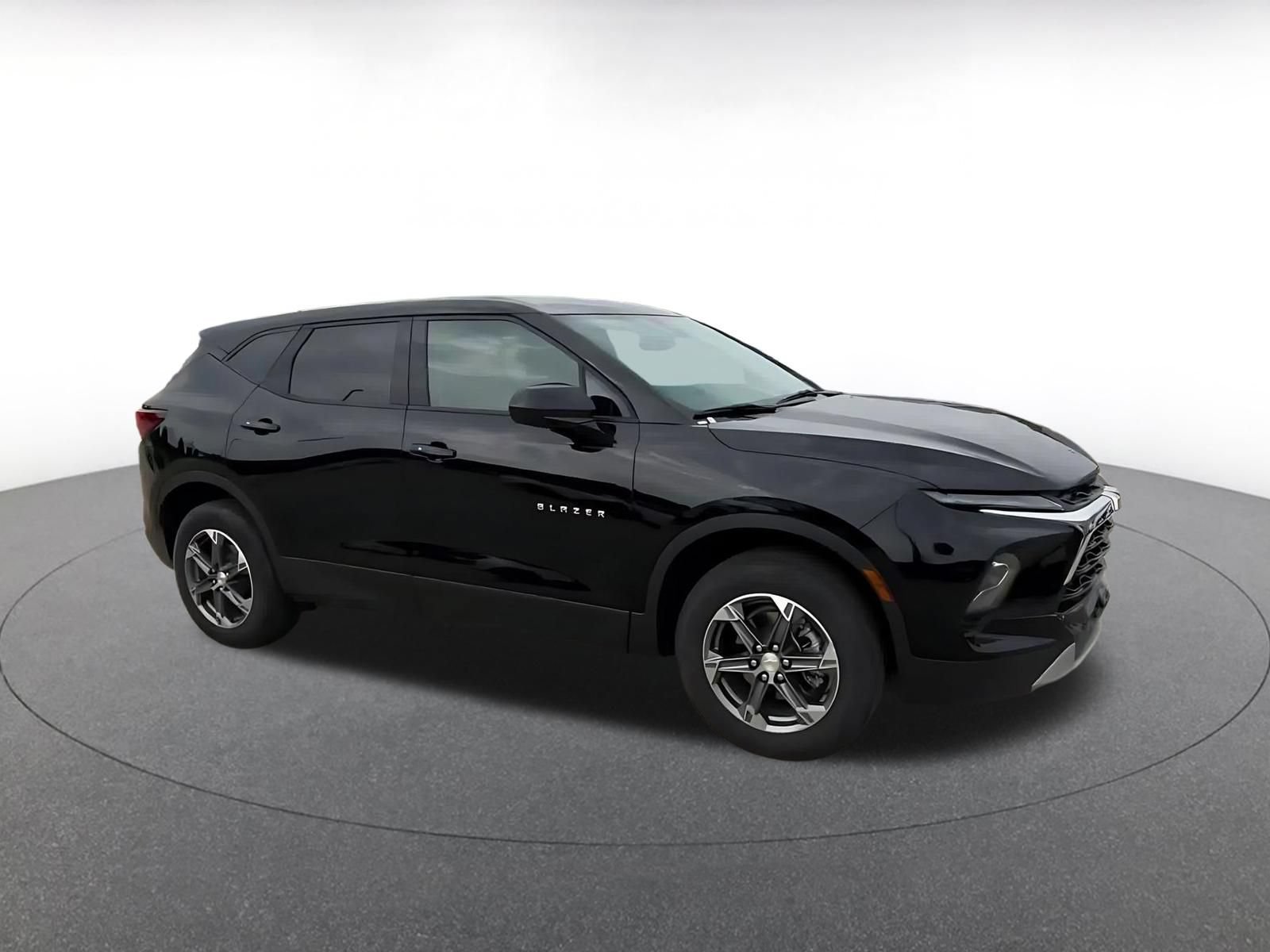 Used 2025 Chevrolet Blazer LT FWD video 2
