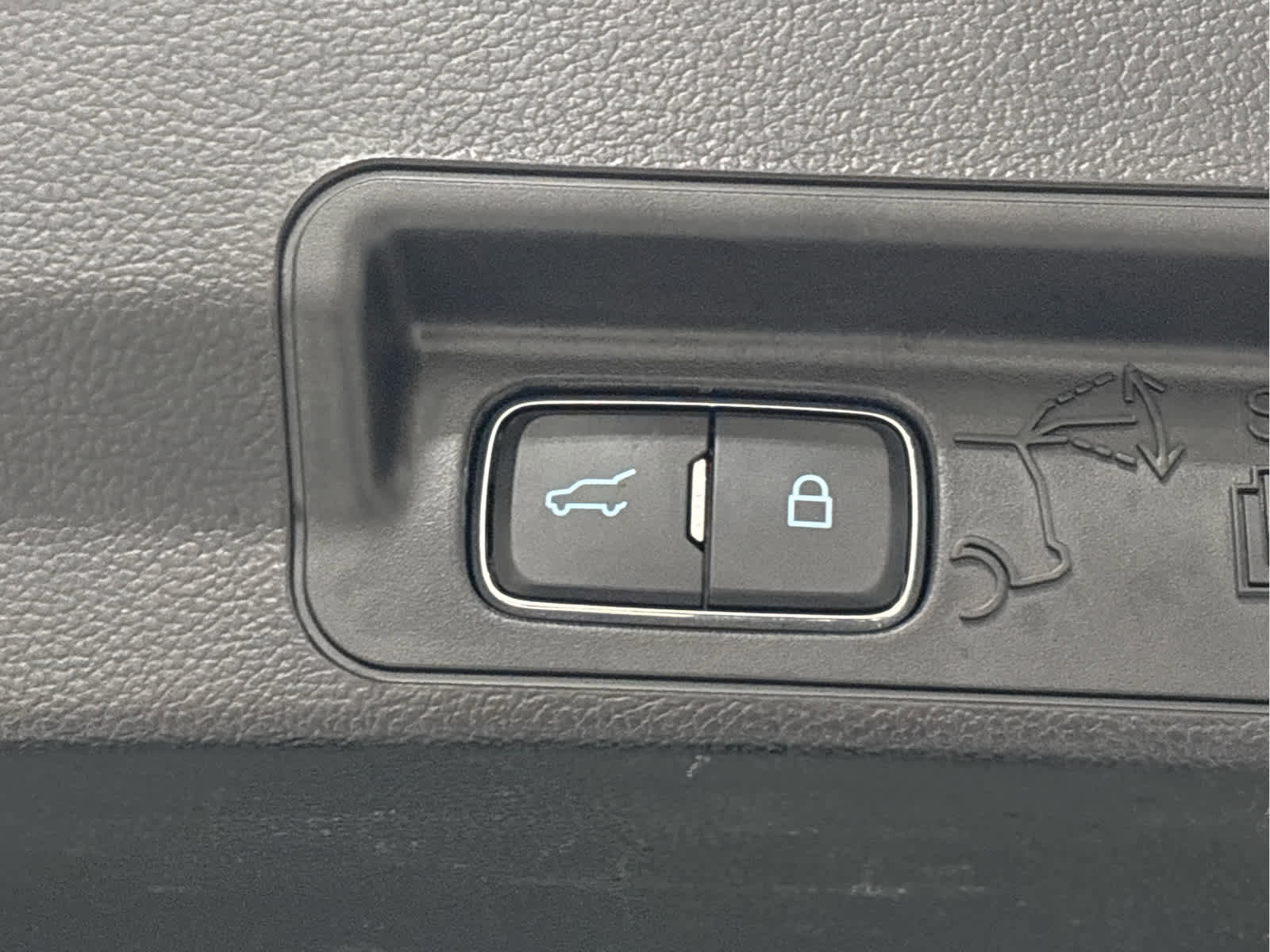 Used 2022 Ford Explorer Limited w/ Limited Technology Package image 21