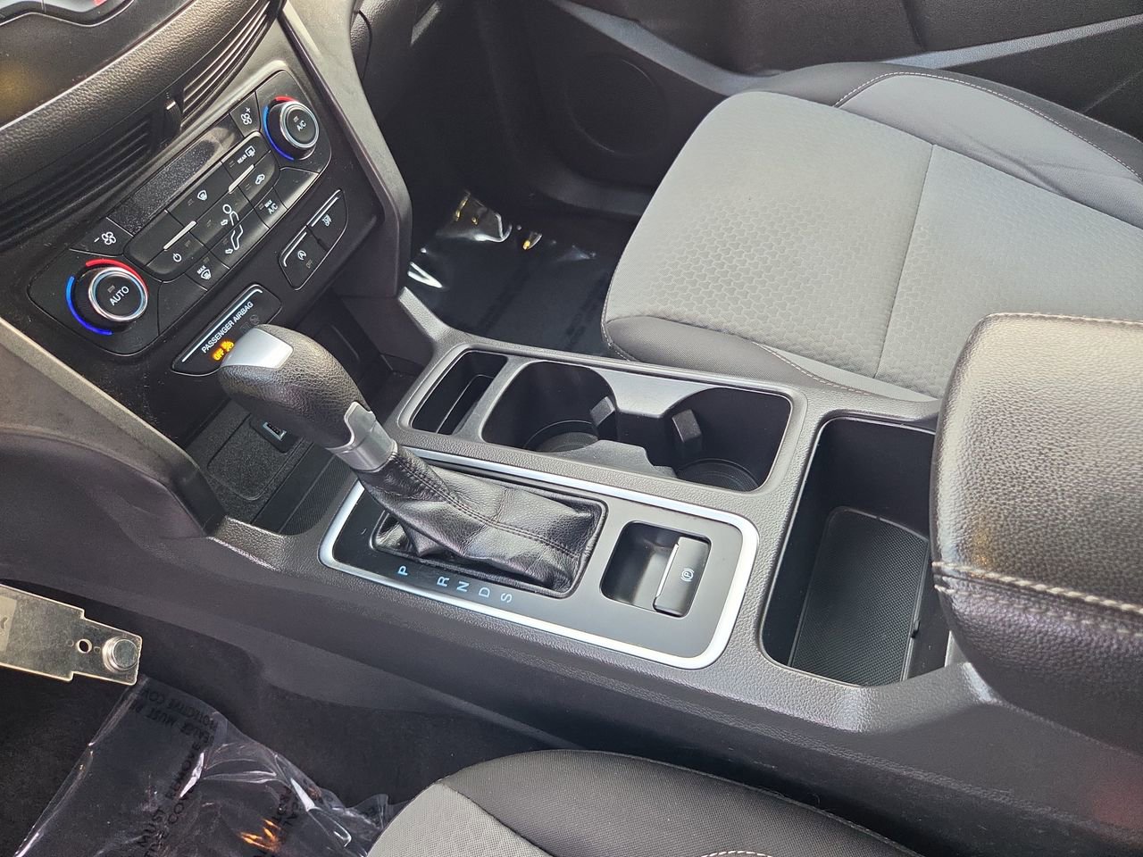 Used 2017 Ford Escape SE FWD image 31
