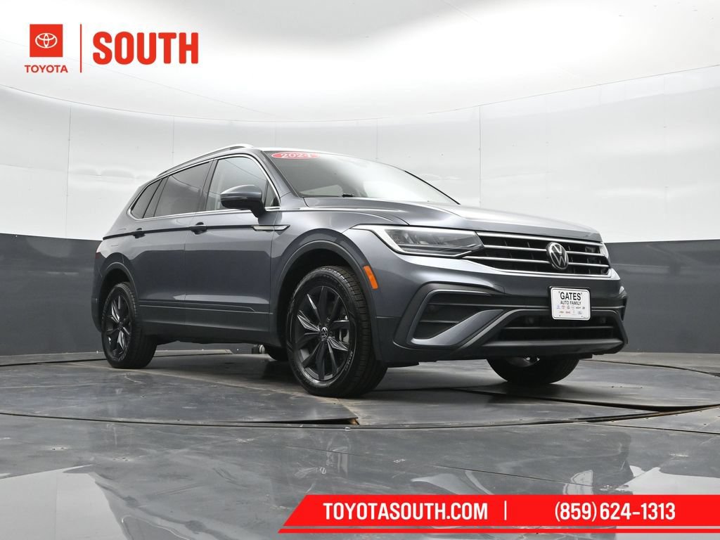 Used 2024 Volkswagen Tiguan SE AWD/4WD image 43