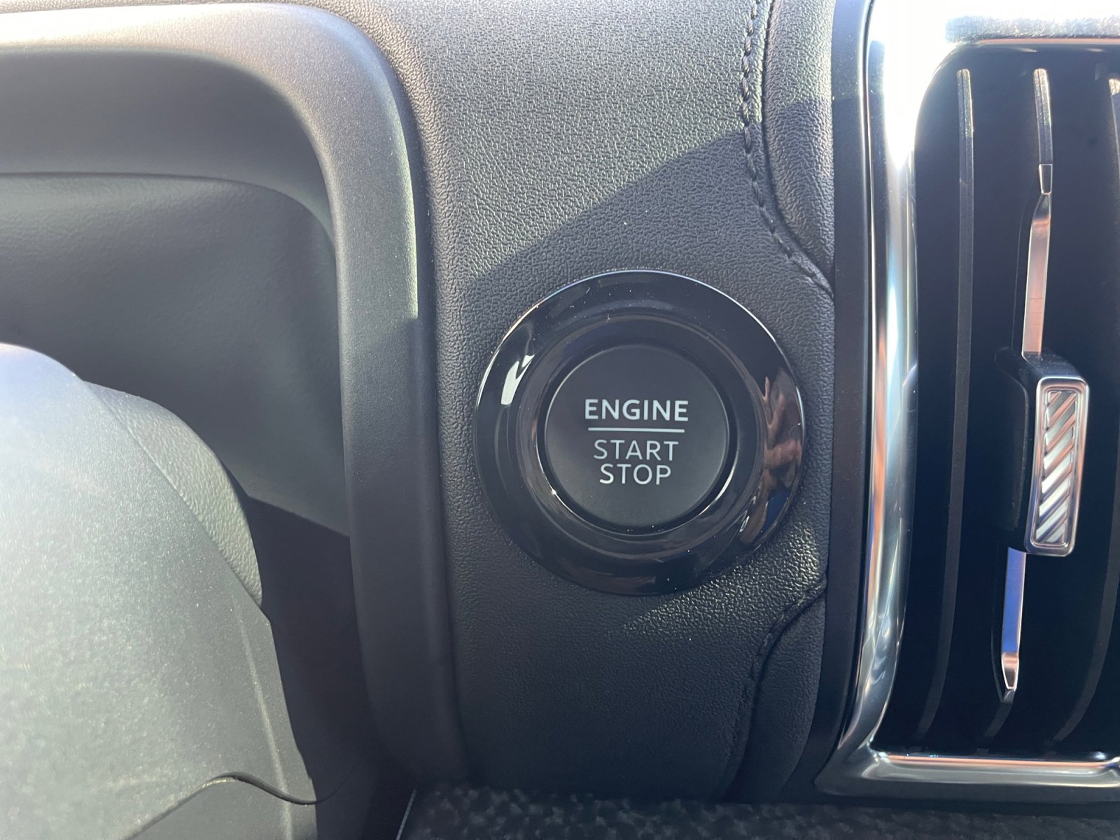 Used 2025 Ford Expedition Tremor AWD/4WD image 23