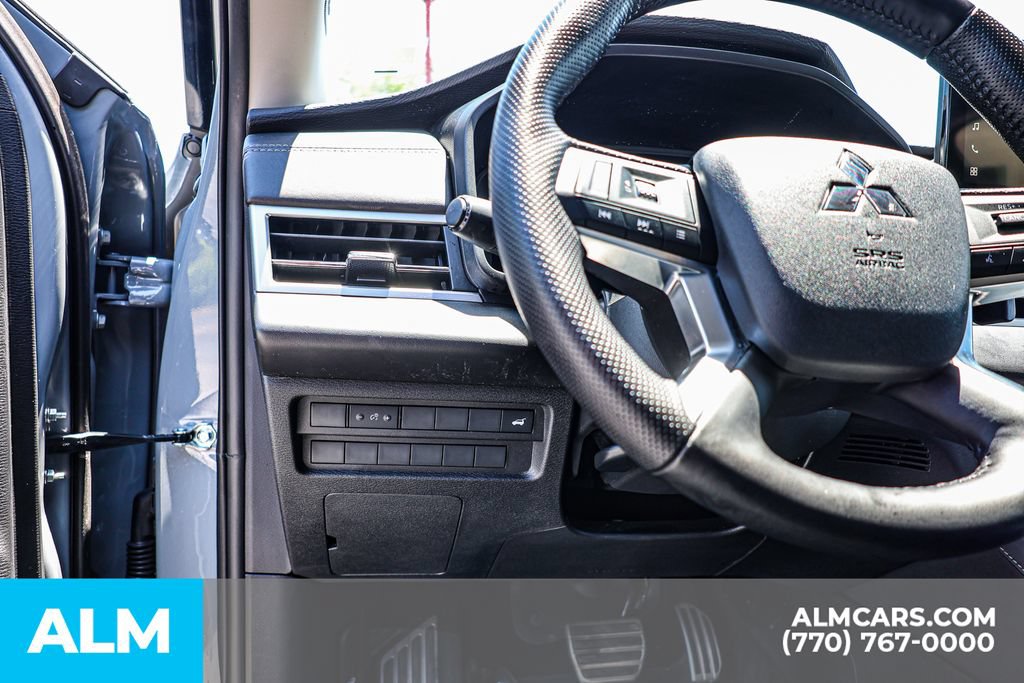 Used 2025 Mitsubishi Outlander SEL FWD image 27
