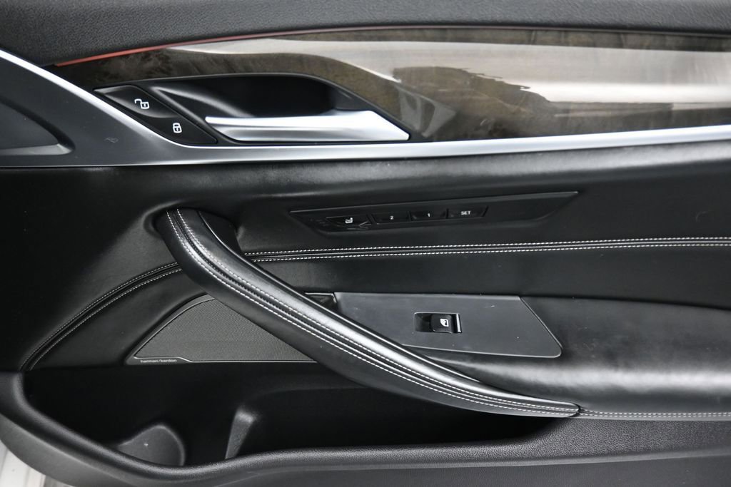Used 2018 BMW 540i xDrive AWD/4WD image 42