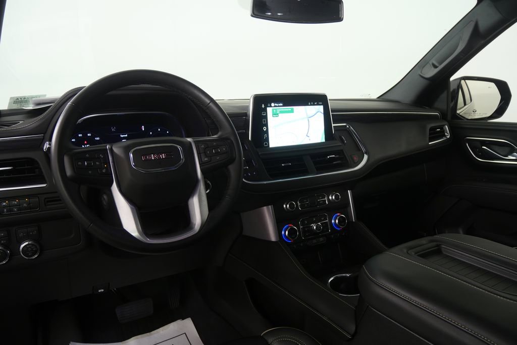 Used 2023 GMC Yukon SLT w/ SLT Premium Package image 17