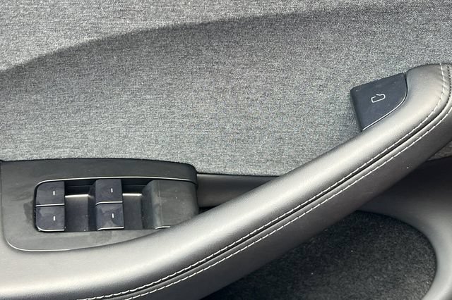 Used 2025 Tesla Model 3 Long Range RWD image 12