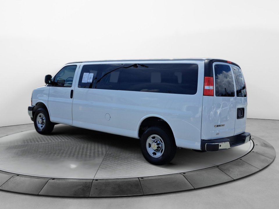 Used 2024 Chevrolet Express 3500 LT w/ LT Preferred Equipment Group RWD image 5