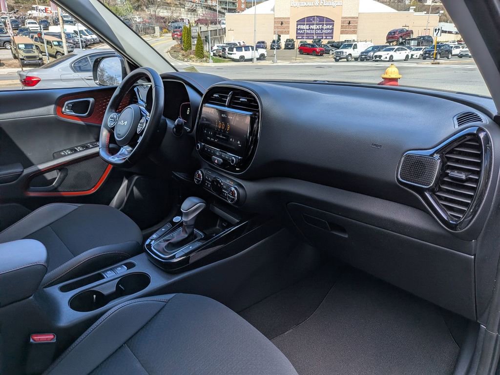Certified 2023 Kia Soul GT-Line w/ GT-Line Technology Package image 28