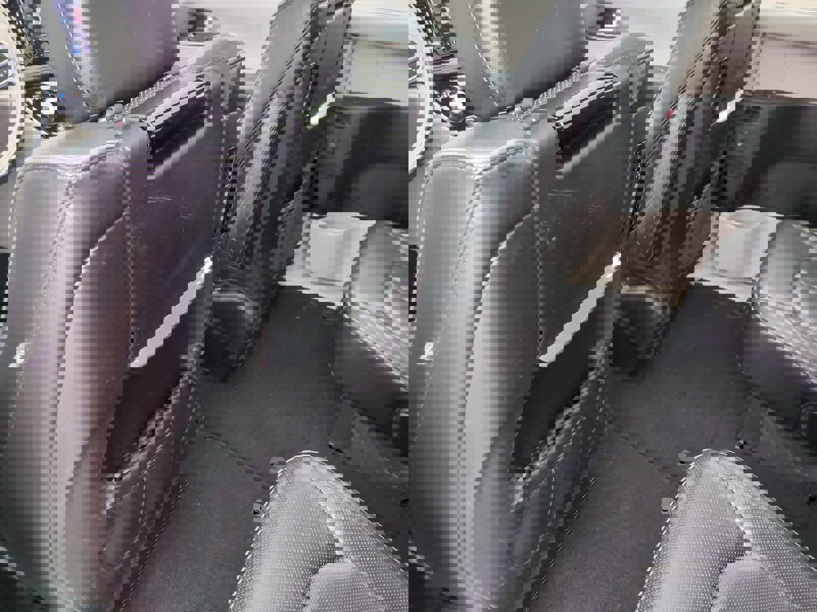 Used 2018 Chrysler Pacifica Limited w/ Tire & Wheel Group FWD image 18