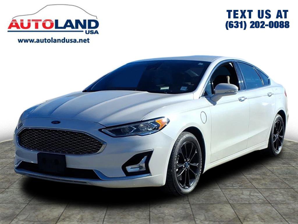 Used 2019 Ford Fusion Energi Titanium image 1