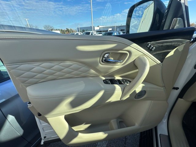 Used 2024 INFINITI QX80 Sensory AWD/4WD image 21