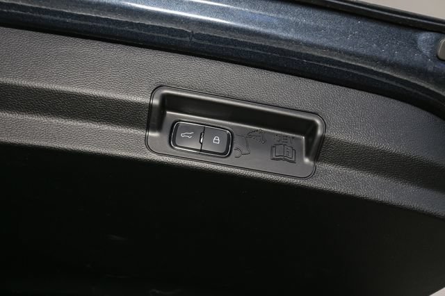 Used 2023 Ford Explorer XLT w/ Equipment Group 202A AWD/4WD image 12