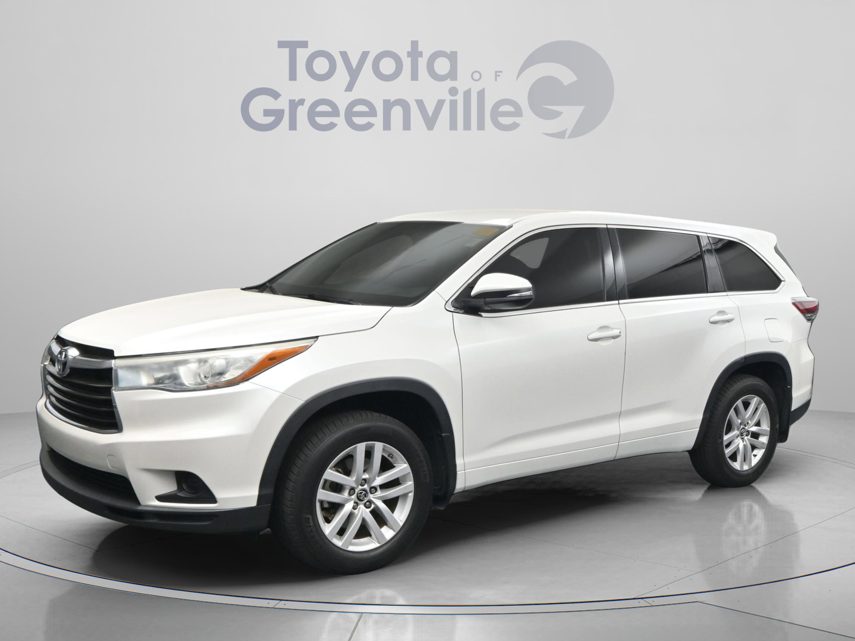 Used 2016 Toyota Highlander LE image 2