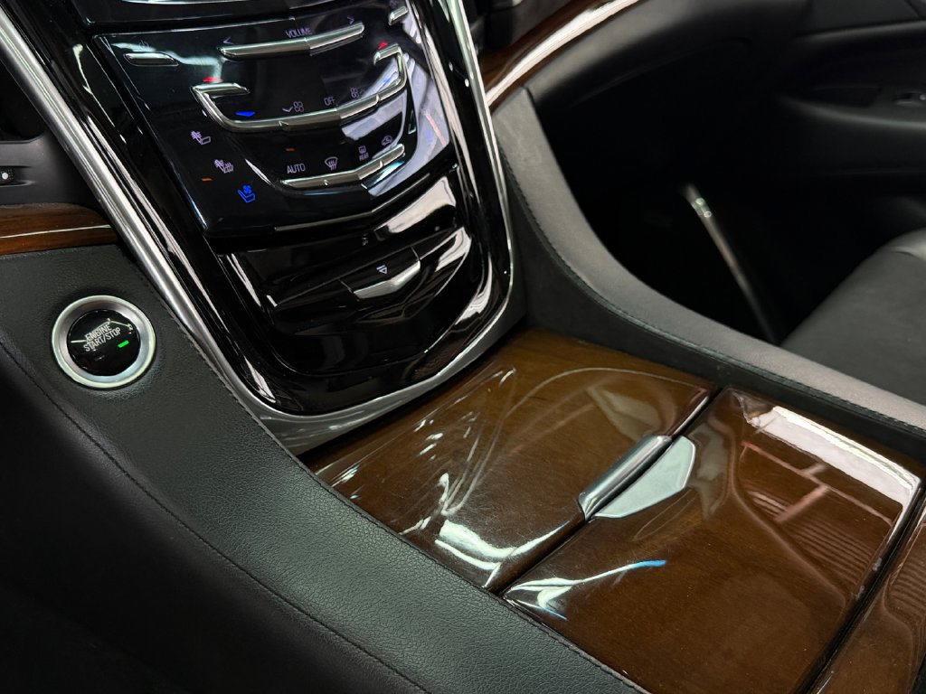 Used 2018 Cadillac Escalade Premium Luxury RWD image 23