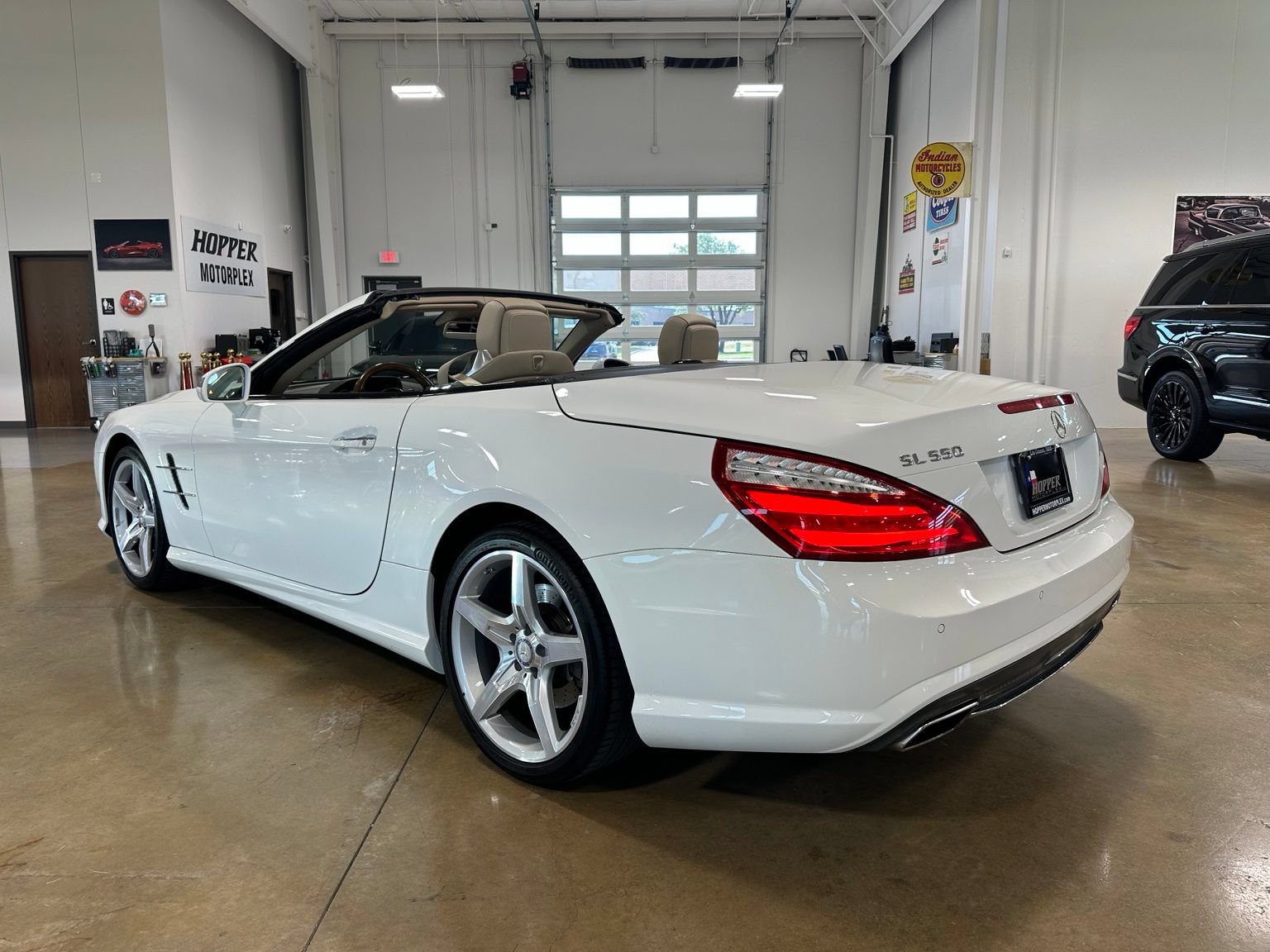 Used 2016 Mercedes-Benz SL 550 image 10