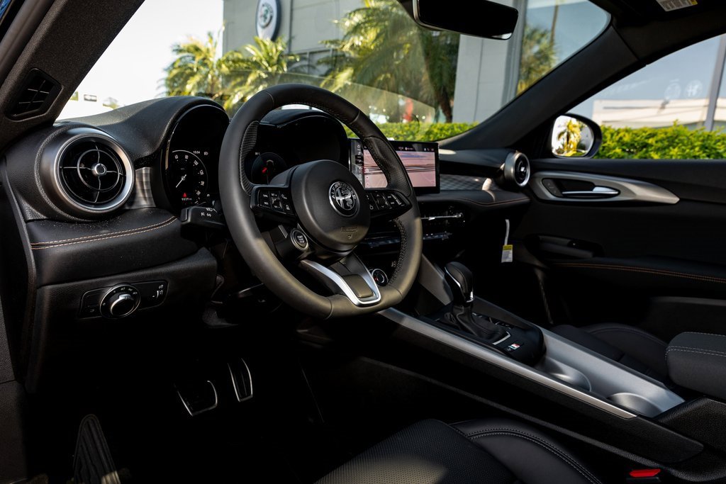 New 2025 Alfa Romeo Tonale w/ Premium Package image 24