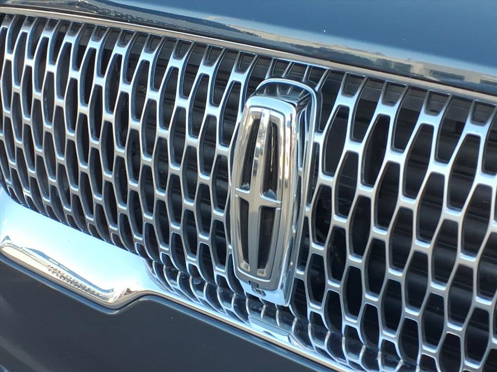 Certified 2023 Lincoln Aviator Reserve w/ Equipment Group 201A image 13