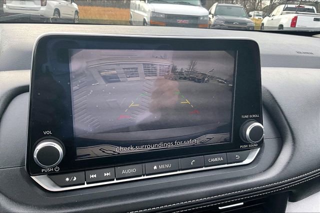 Used 2024 Nissan Rogue SV image 15