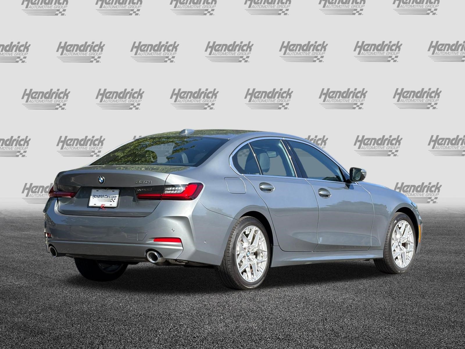 Used 2025 BMW 330i Sedan RWD image 5