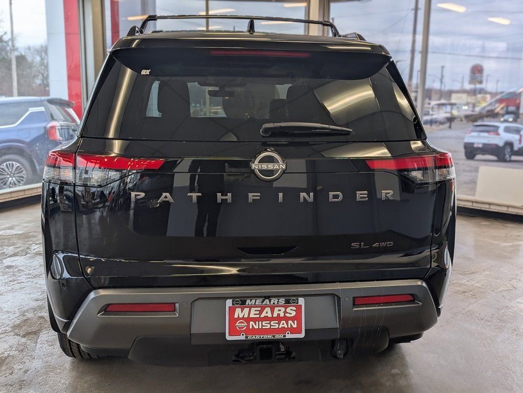 New 2026 Nissan Pathfinder SL image 4