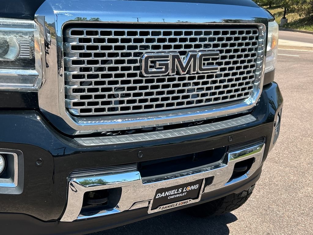 Used 2016 GMC Sierra 2500 Denali w/ Duramax Plus Package AWD/4WD image 21