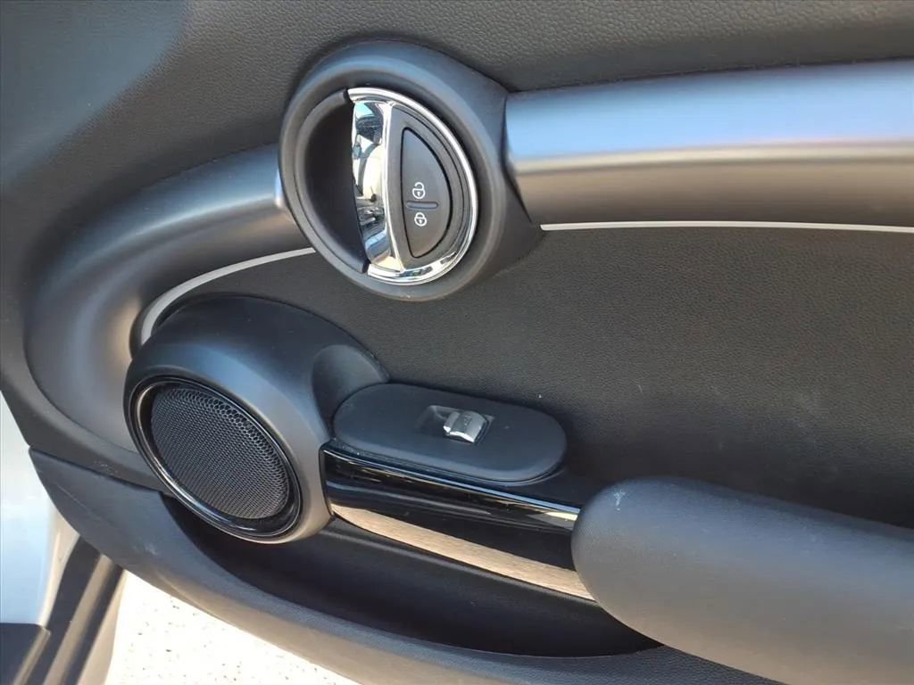 Used 2023 MINI Cooper S image 13