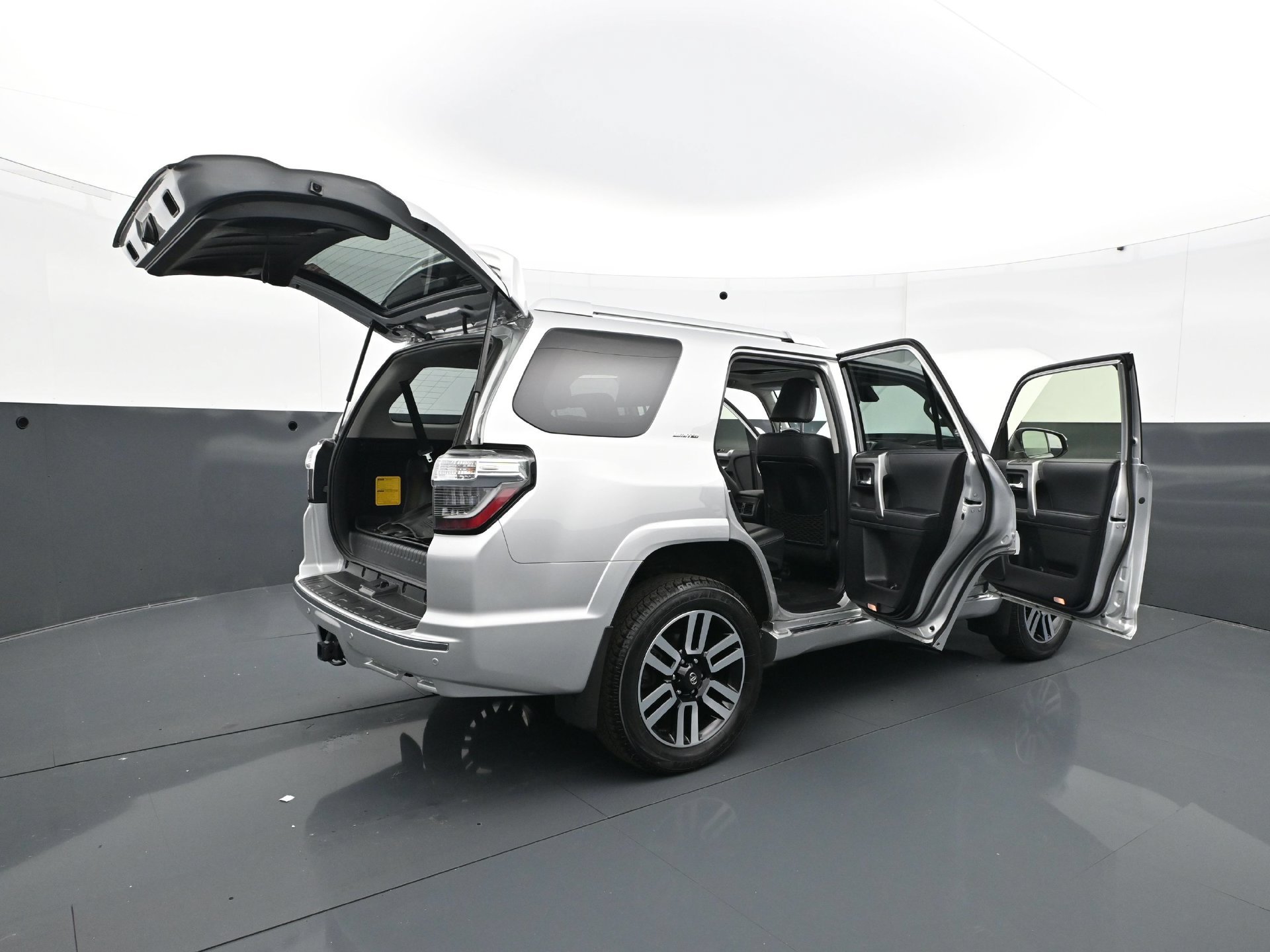 Used 2024 Toyota 4Runner Limited AWD/4WD image 33