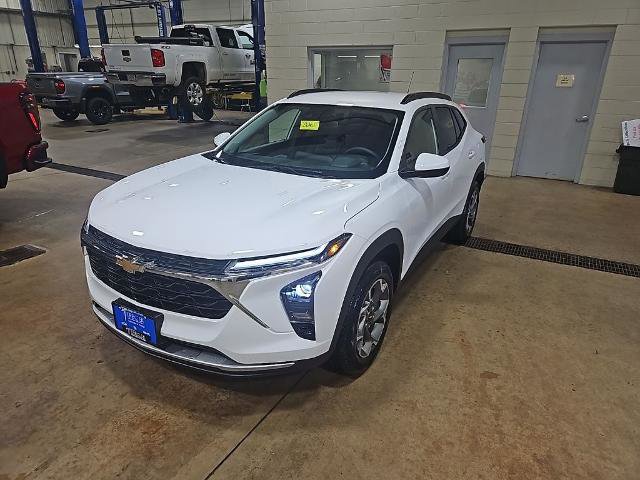 New 2026 Chevrolet Trax LT w/ Driver Confidence Package image 2