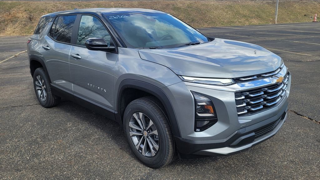 New 2026 Chevrolet Equinox LT w/ Convenience Package II image 2