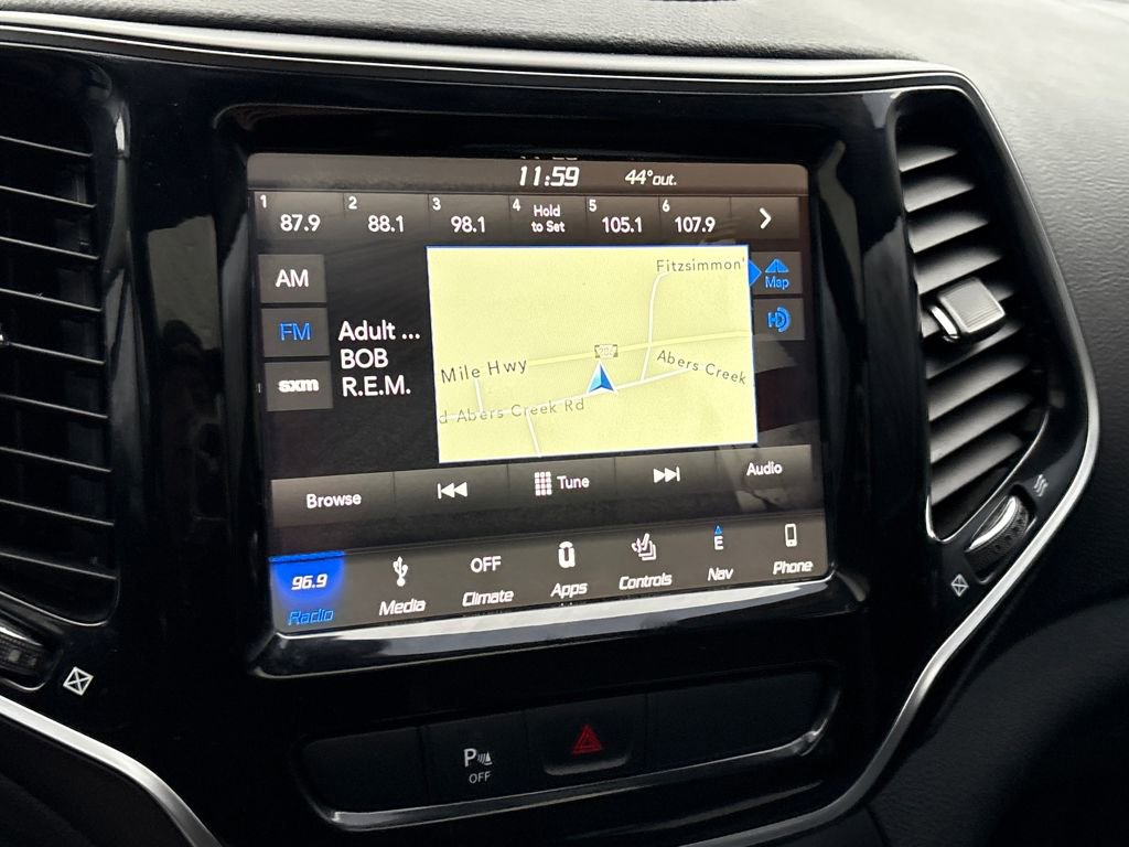 Used 2019 Jeep Cherokee Limited image 16