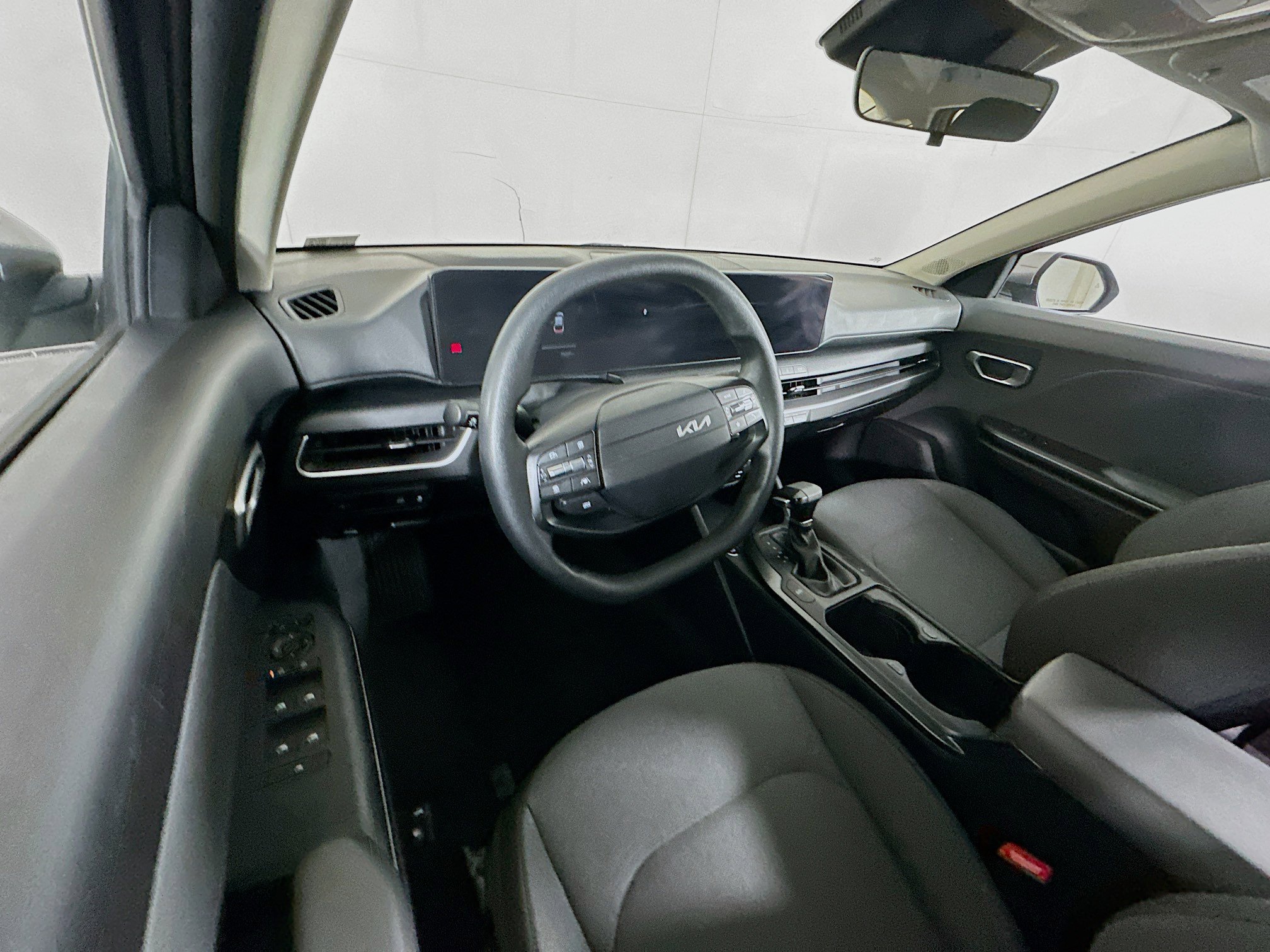 Used 2025 Kia K4 FWD image 18