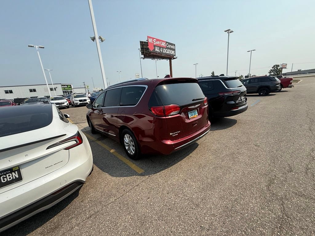 Certified 2019 Chrysler Pacifica Touring-L FWD image 10