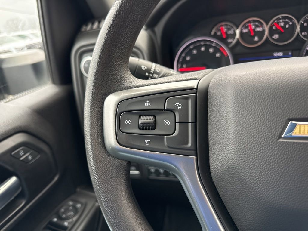 Used 2022 Chevrolet Silverado 2500 Custom w/ Custom Value Package image 14