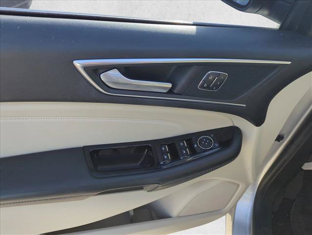 Used 2017 Ford Edge Titanium w/ Equipment Group 301A FWD image 10