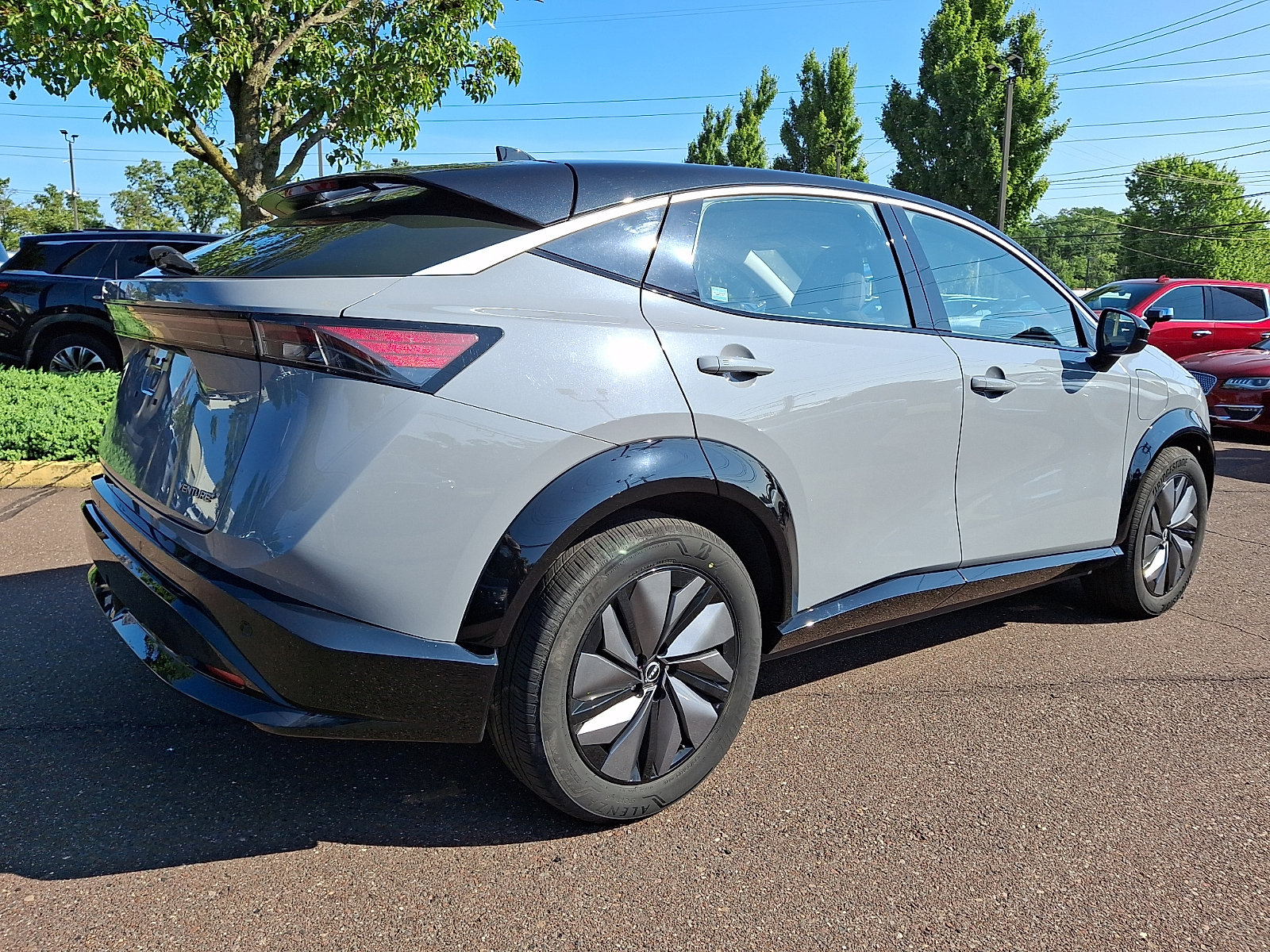 Used 2023 Nissan Ariya FWD image 6