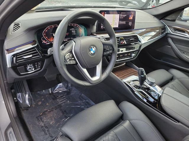 Used 2023 BMW 540i w/ Premium Package image 16