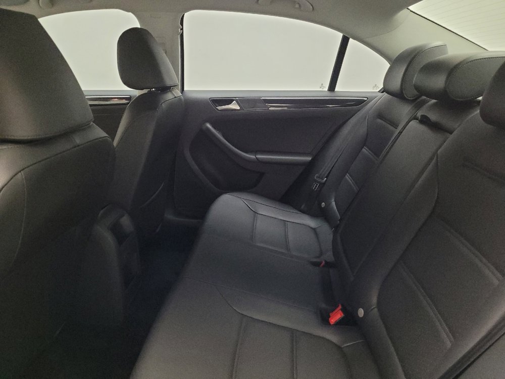 Used 2017 Volkswagen Jetta SEL FWD image 18