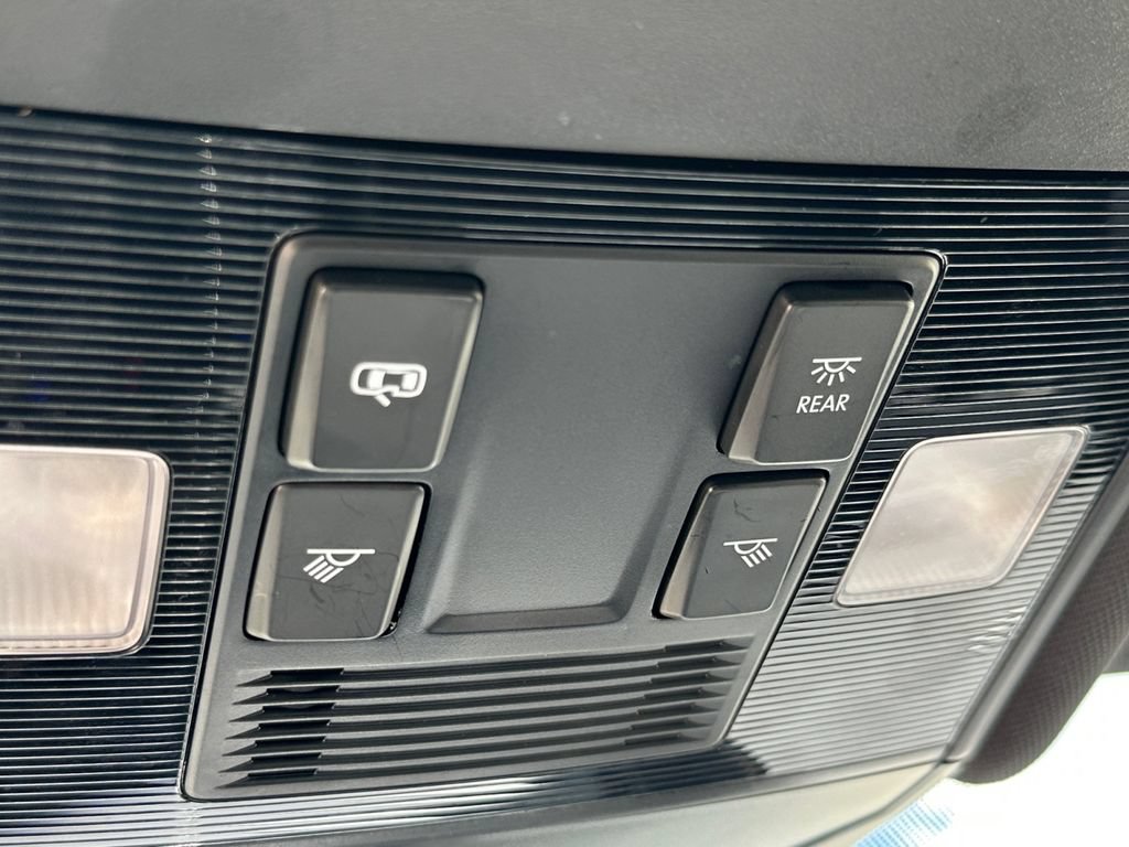 Used 2025 Volkswagen Jetta Sport FWD image 47